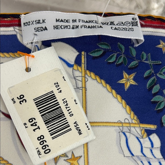 Mondi Blue and White scarf - Picture 5 of 6